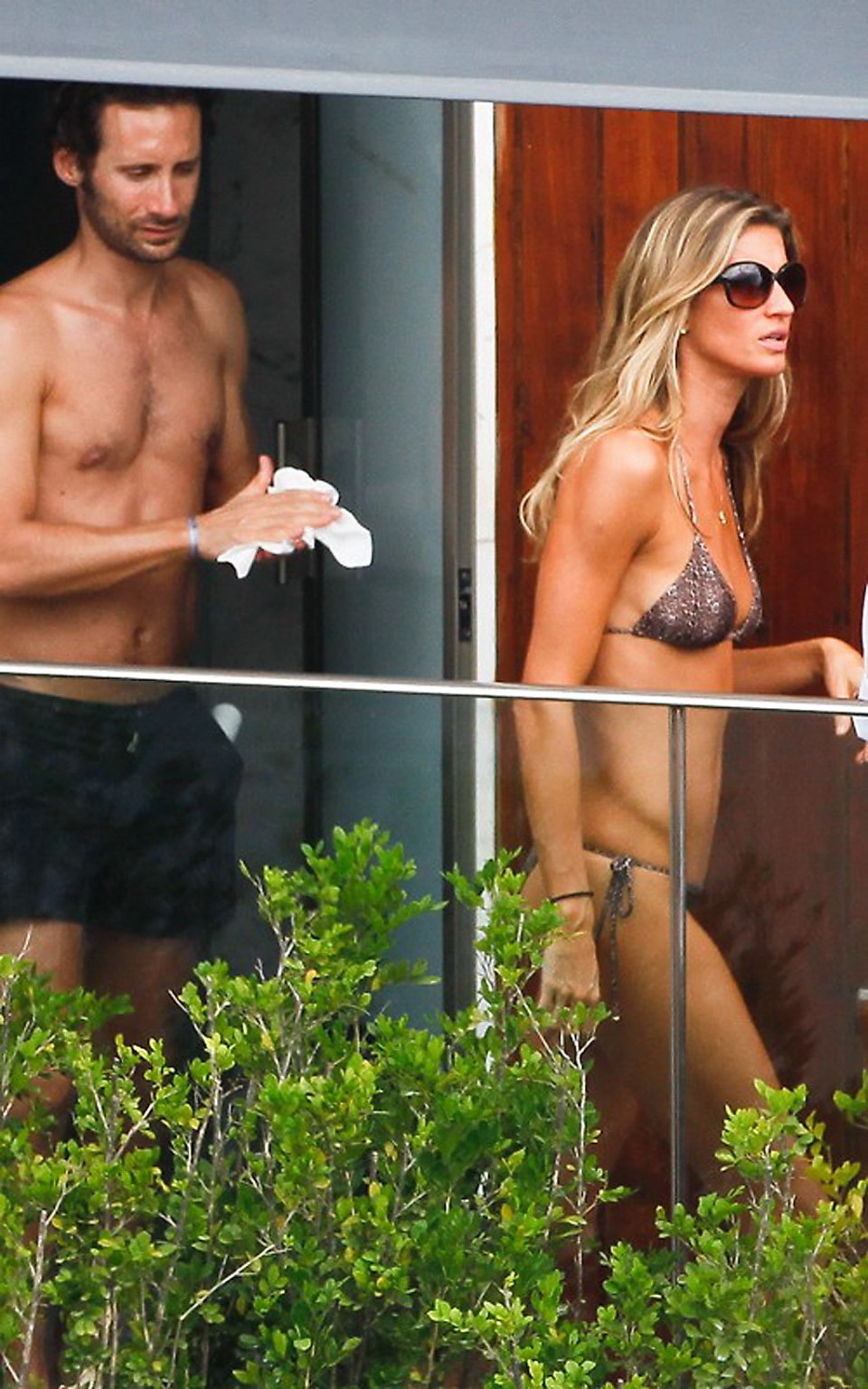 Gisele bundchen sembra caldo indossando bikini a rio de janeiro
 #75314709