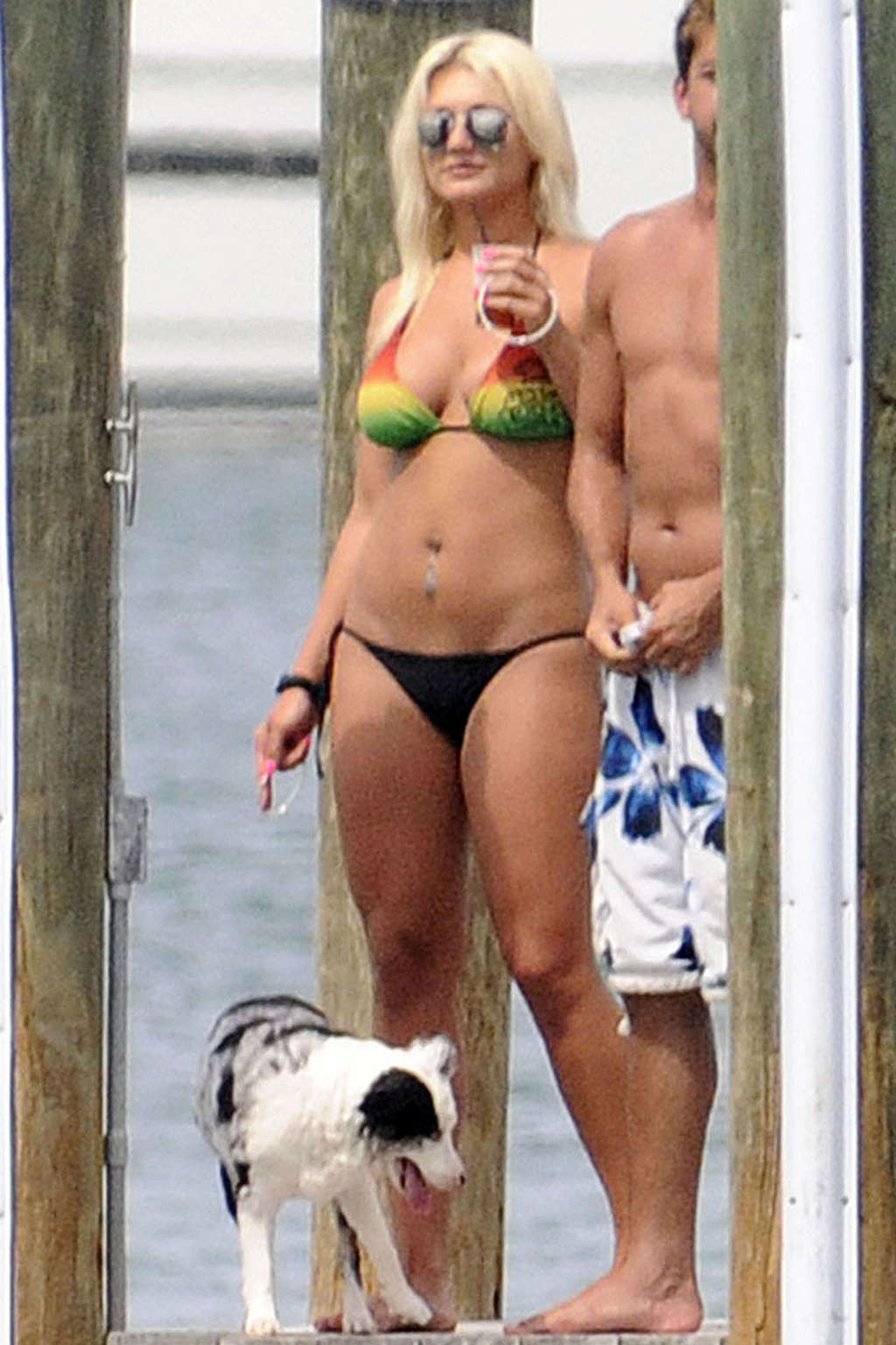 Brooke hogan mostra il suo culo e il suo grande corpo in perizoma e bikini
 #75348810