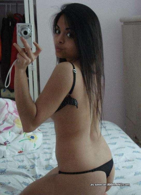 Sexy amateur Asian hottie camwhoring in her bedroom #68129715