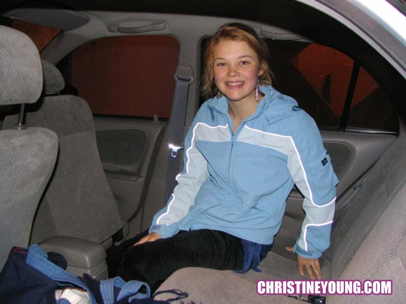 Dolcezza bionda Christine Young che mostra le sue tette impressionanti
 #73109325