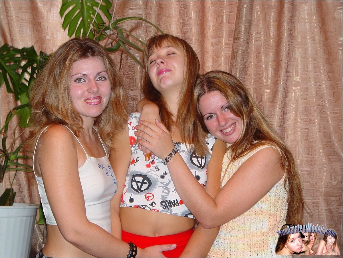 Three Amateur Lesbians Enjoying Group Sex #67652274