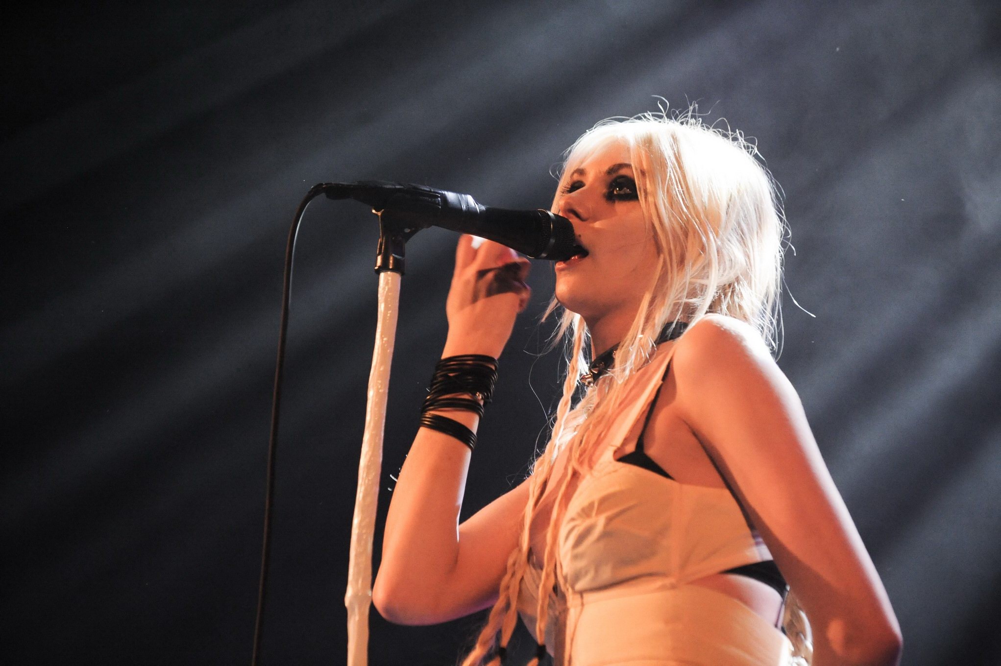 Taylor Momsen in slutty outfit performing at The Grand Trianon #75300557