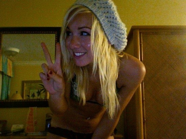 Emo Cam Hure überlässt nichts der Fantasie
 #76406709