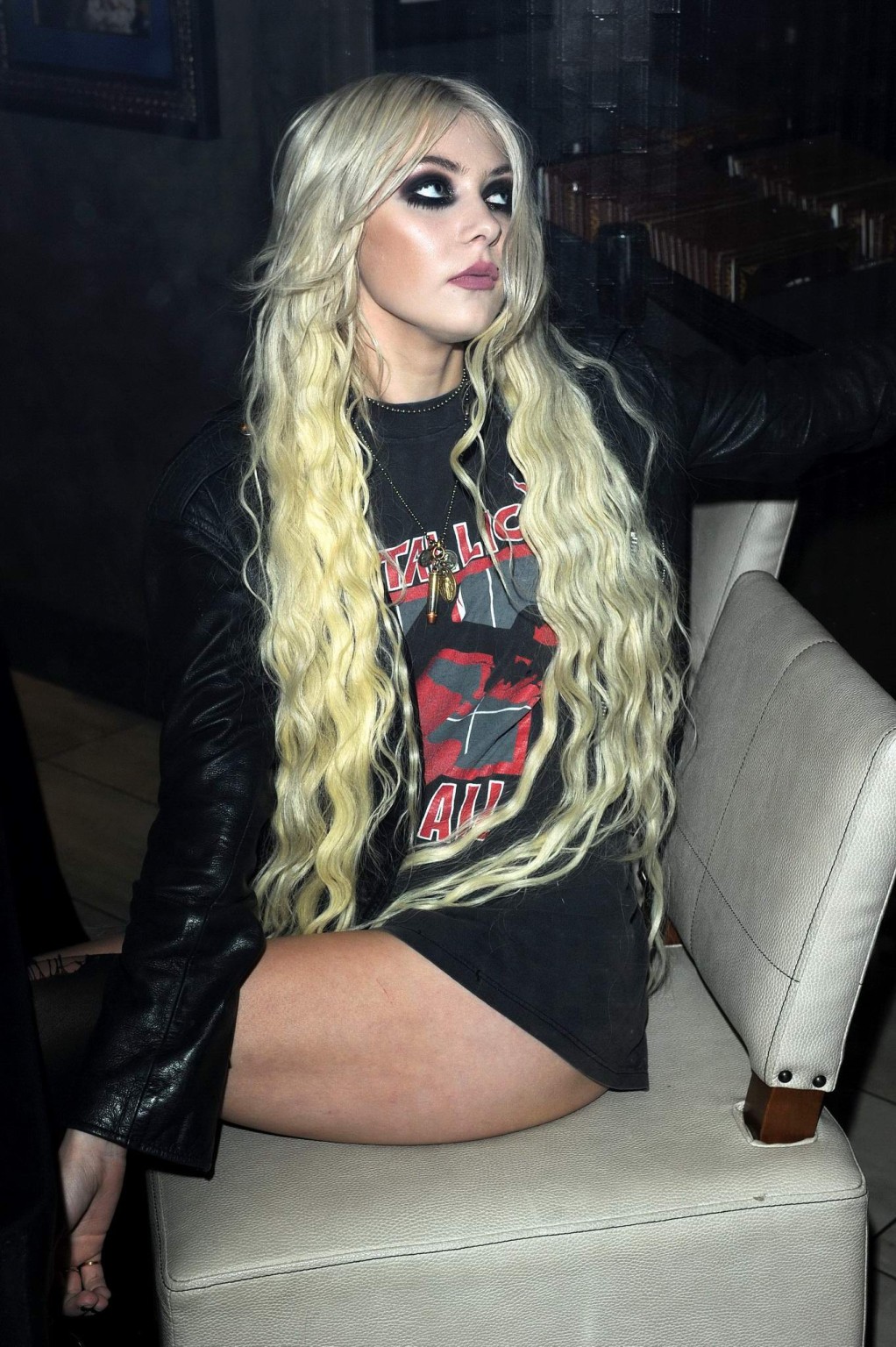 Taylor momsen upskirt mentre si esibisce a Hollywood
 #75307043
