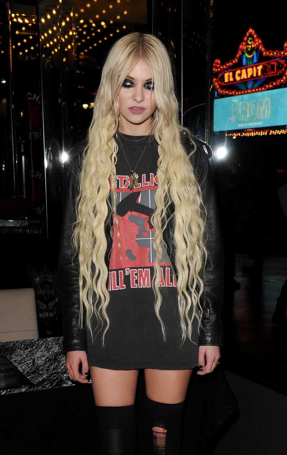 Taylor Momsen upskirt while performing in Hollywood #75307074