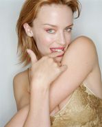 Pretty Celebrity Kylie Minogue Shows Her Soft Ass