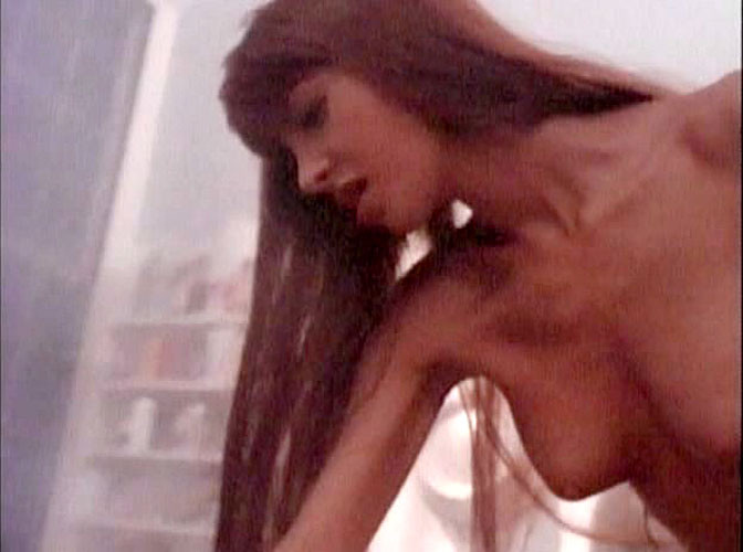 Isabelle fortea exhibe ses beaux gros seins dans des films de nudité
 #75389359