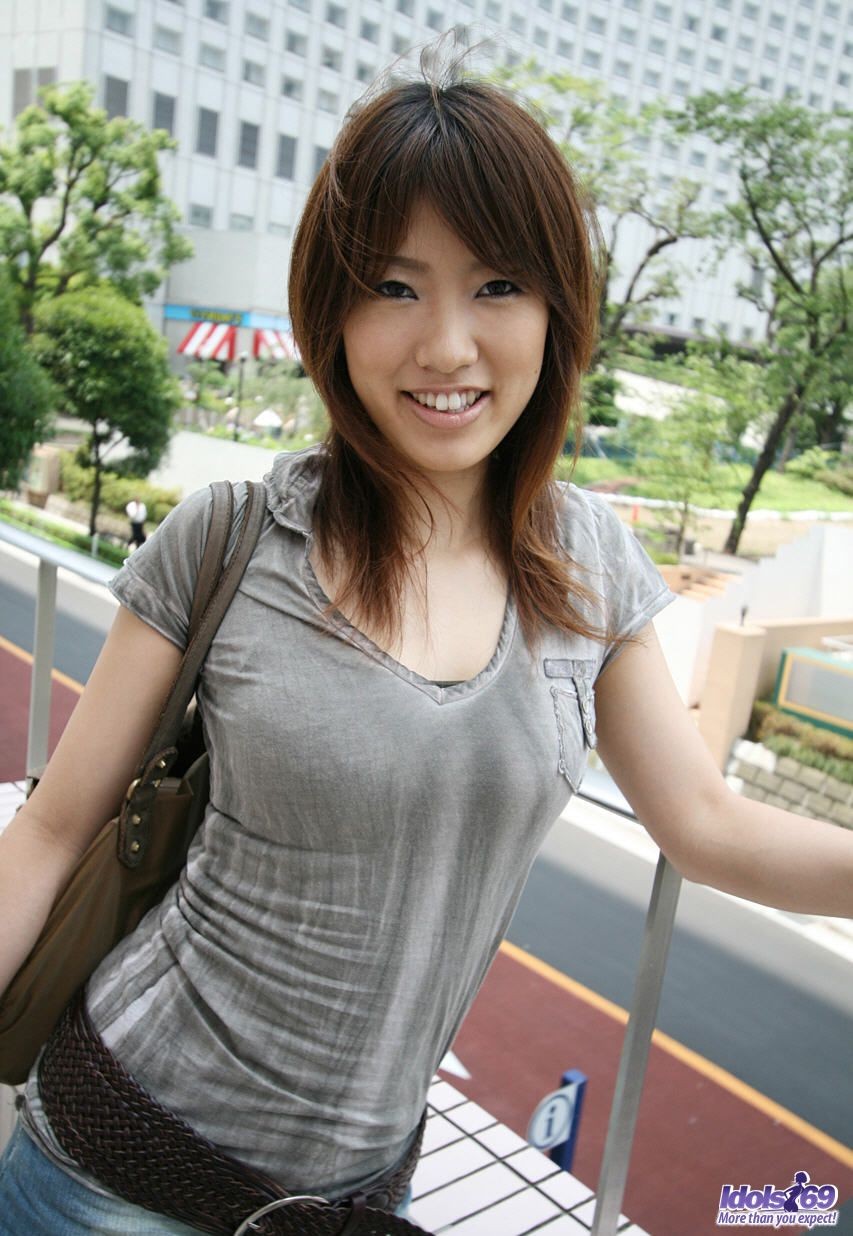 Yuzuka asiática disfruta mostrando su excelente cuerpo
 #69929706