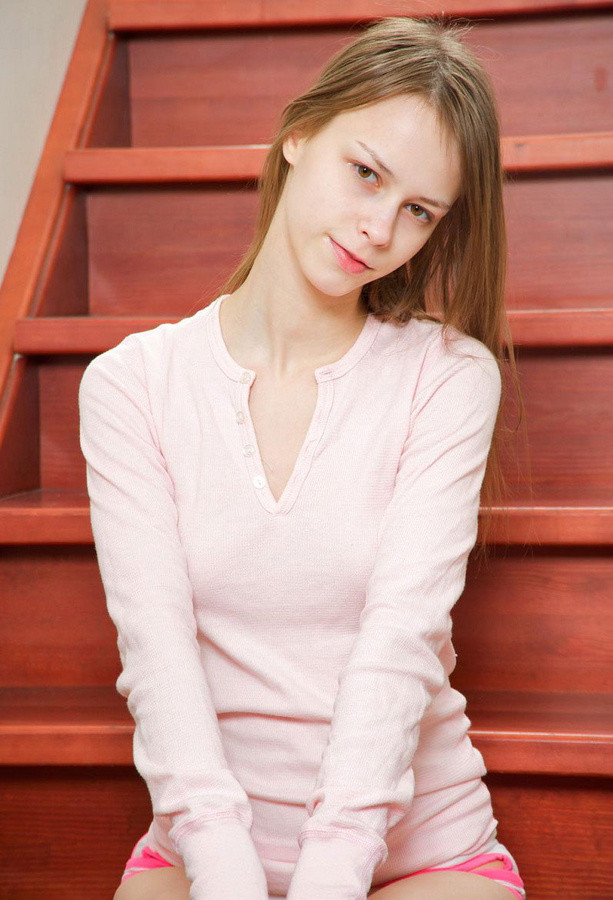 Teenie dildoing selbst
 #70111829