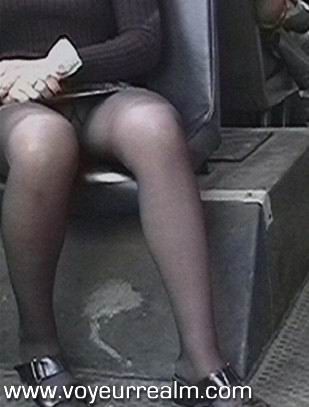 Upskirt nascosto voyeur scatti presi nel bus
 #67466748