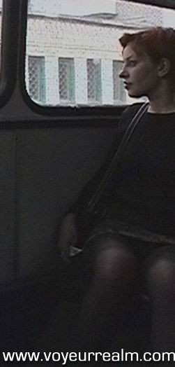 Upskirt versteckte Voyeuraufnahmen aus dem Bus
 #67466753