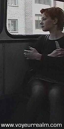 Upskirt nascosto voyeur scatti presi nel bus
 #67466757