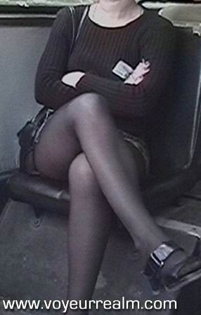 Upskirt nascosto voyeur scatti presi nel bus
 #67466767