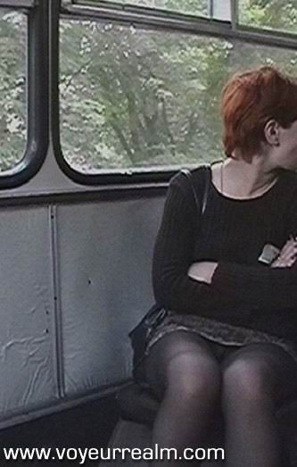 Upskirt versteckte Voyeuraufnahmen aus dem Bus
 #67466784