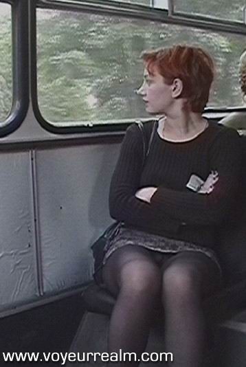 Upskirt nascosto voyeur scatti presi nel bus
 #67466790