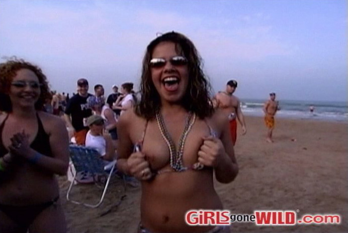 Beach babes in bikinis show us their pretty tits #72321570