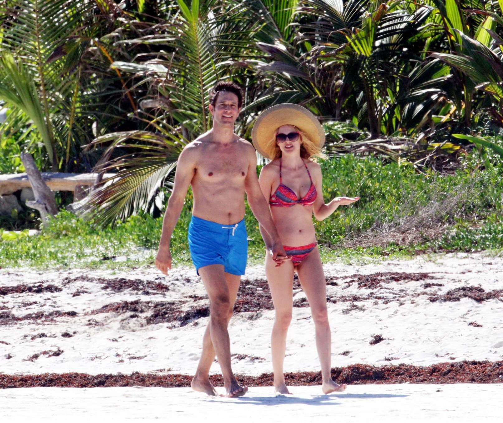 Heather Graham showing off her bikini body on a Mexican beach #75173662