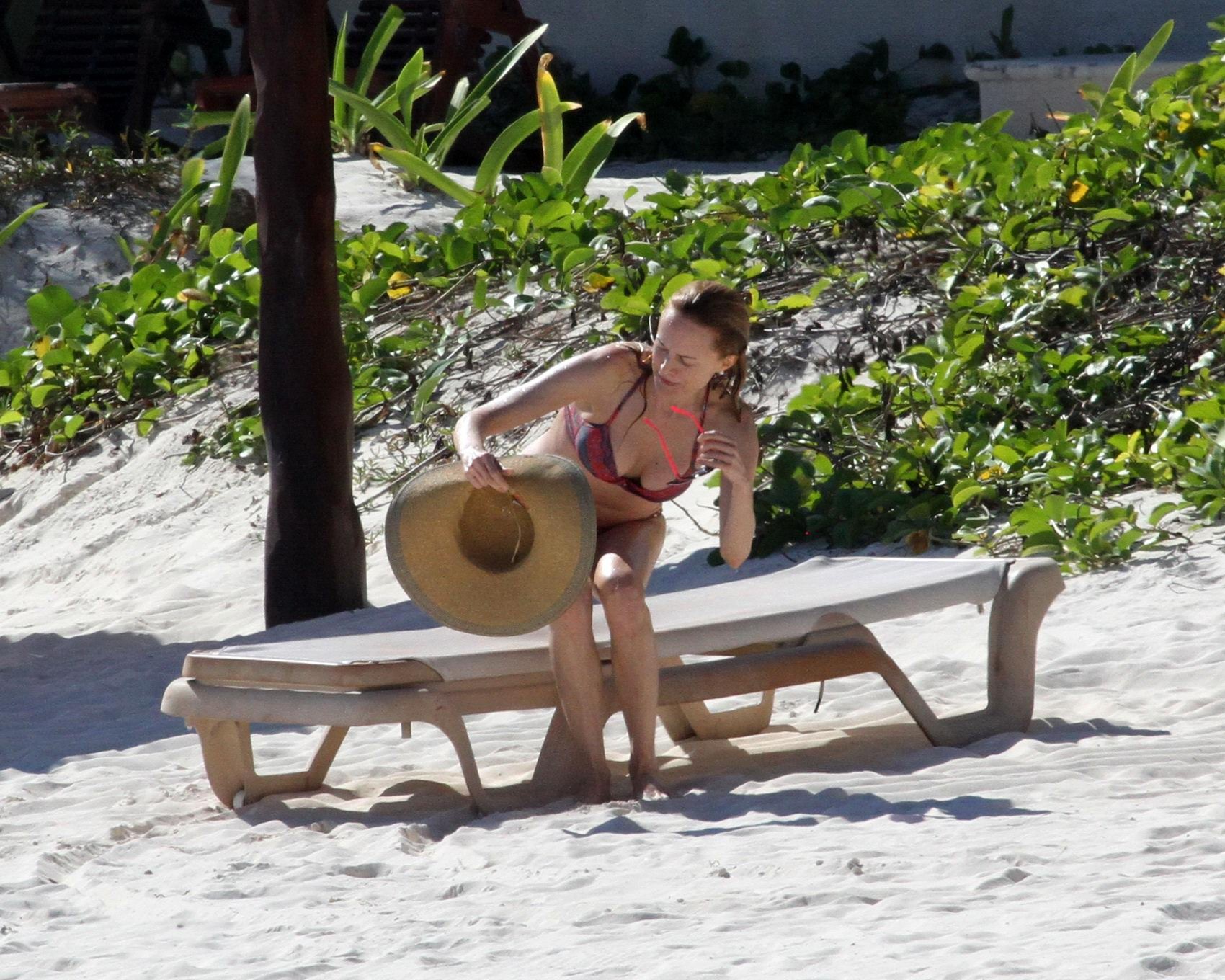 Heather Graham showing off her bikini body on a Mexican beach #75173709