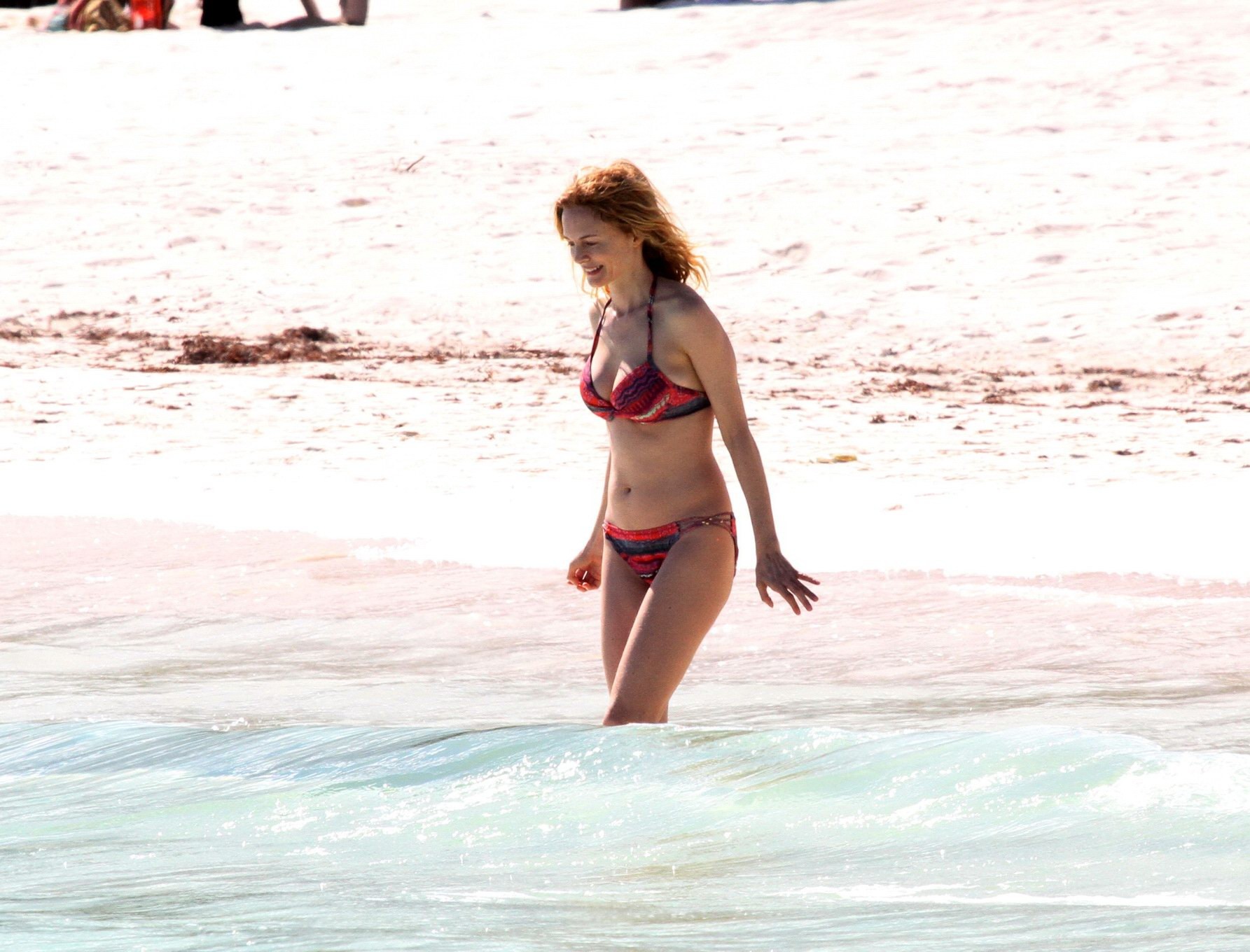 Heather Graham showing off her bikini body on a Mexican beach #75173729