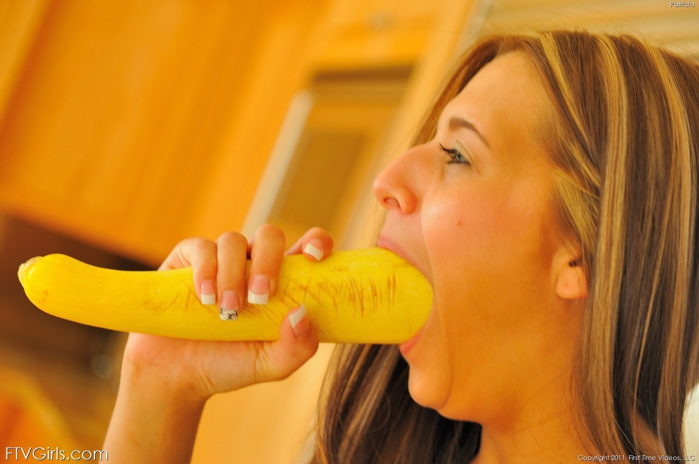 Kinky amateur teen toys with fruits and vegetables #73240741