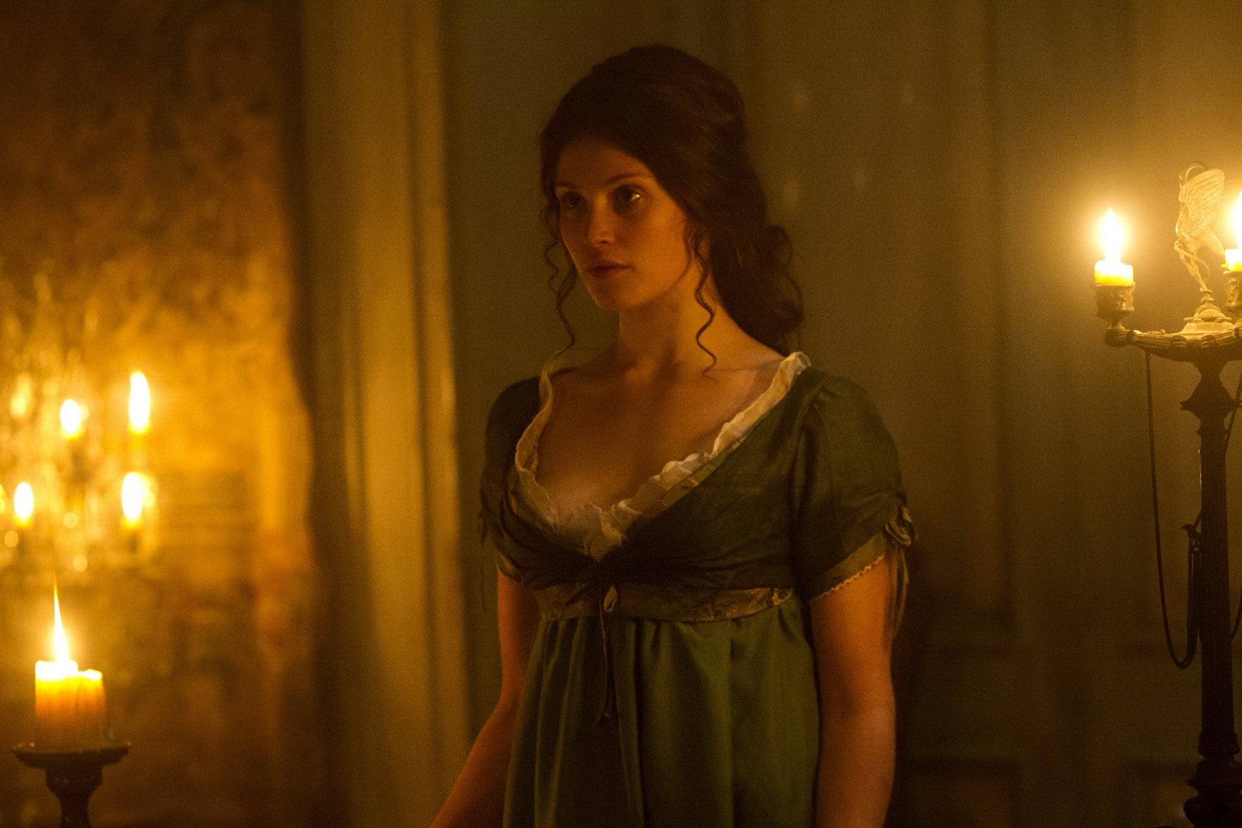 Gemma arterton mostrando su escote en promos y fotos de byzantium
 #75188114