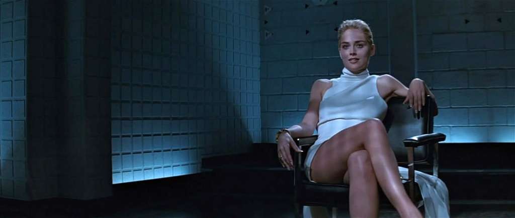 Sharon stone che espone le sue tette vivaci e scopa con un ragazzo in un film nudo
 #75328561