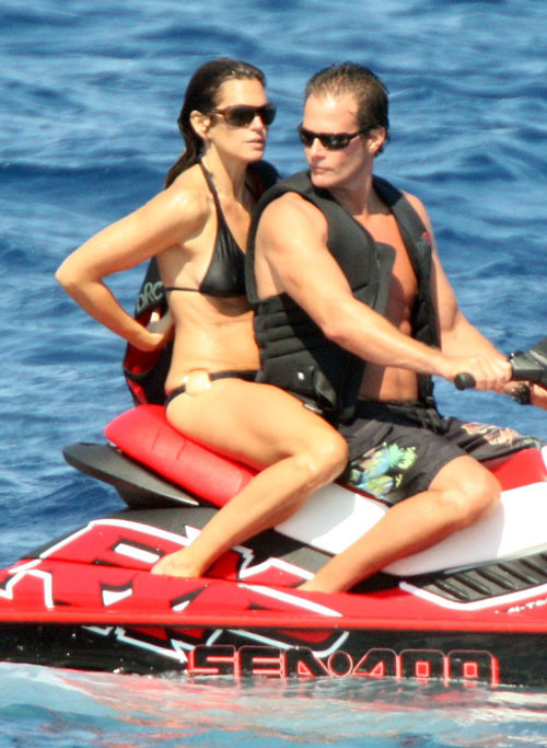 Cindy crawford mostrando sus tetas a los paparazzi
 #75415810