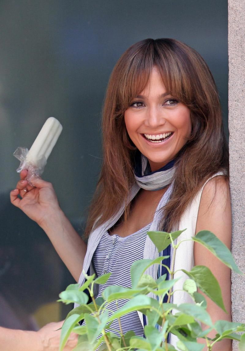 Jennifer Lopez licking icecream and tremendous gape thru