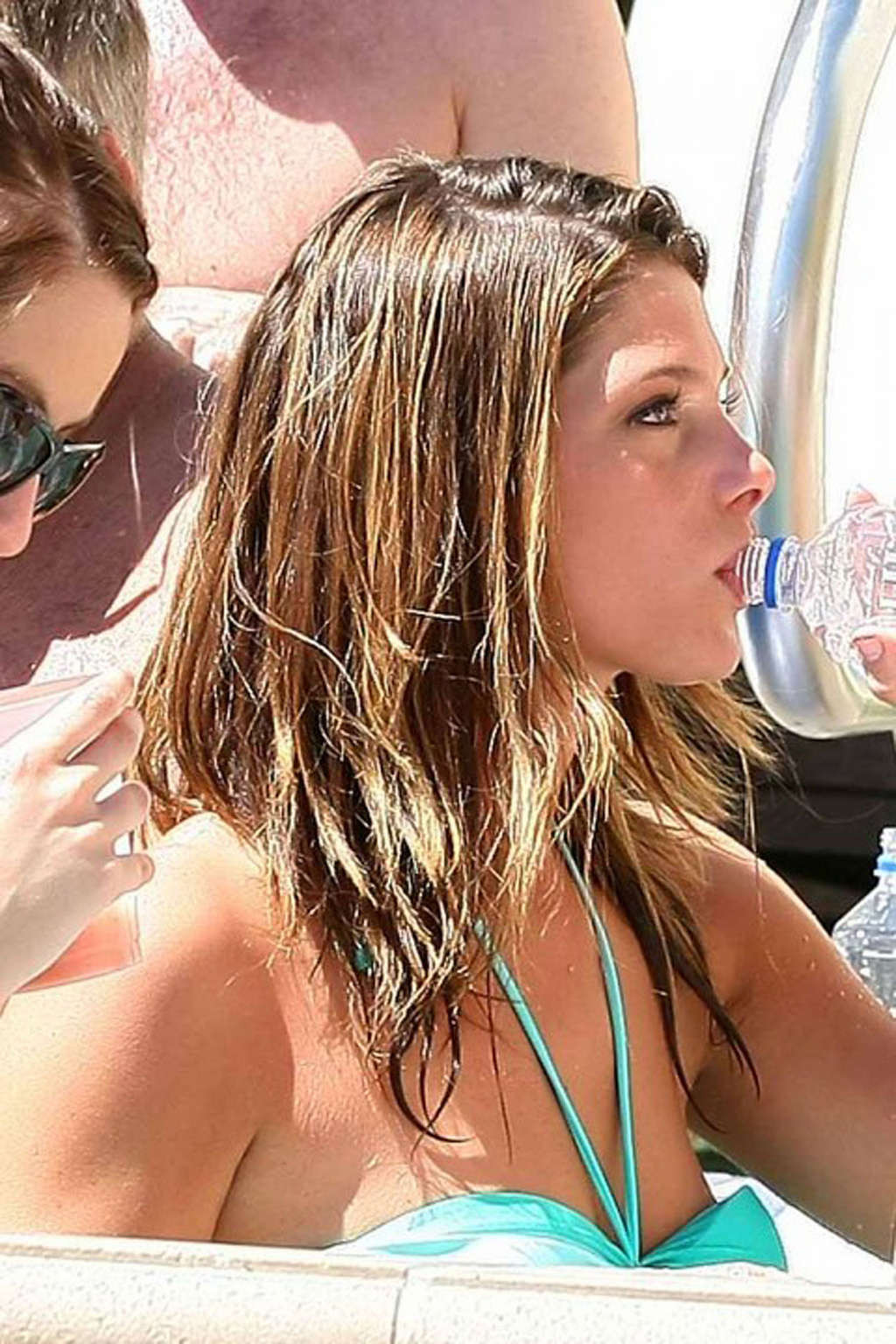 Ashley greene entblößt ihren verdammt sexy Körper und heißen Arsch im Bikini
 #75337392