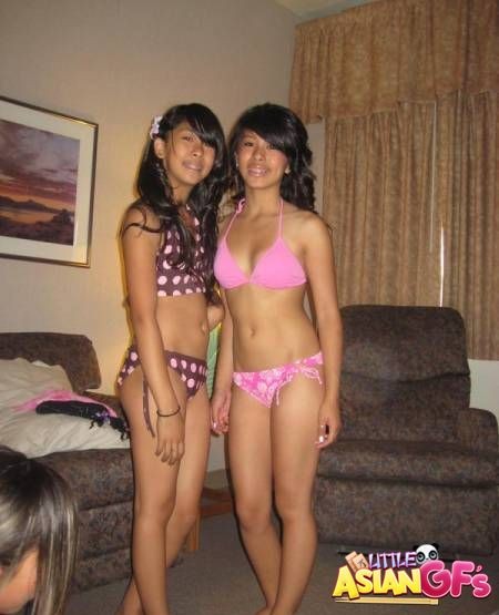 Asiatisch teen babes bekommen nackt
 #69864131