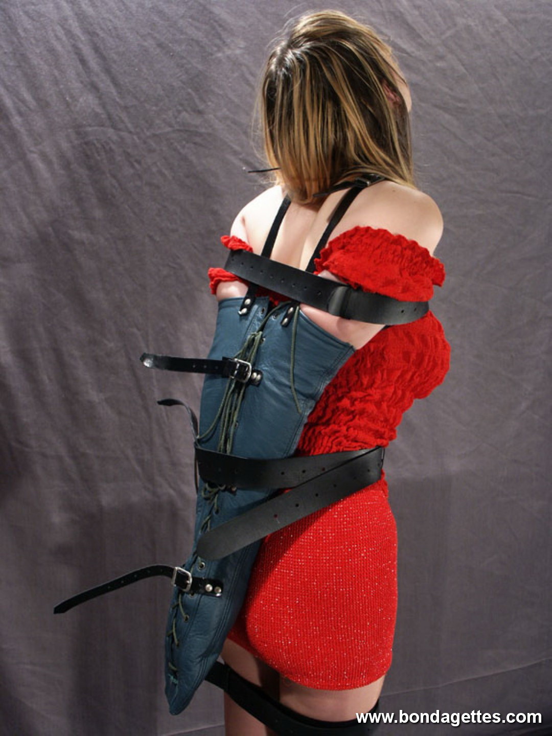 Beautiful amateur subbie Isanne is tied up in an arm binder rest #74612146