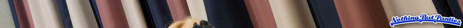 Aaliyah Liebe ist unser Flapper in ihrem schieren blauen Spitzenhöschen und ihre erstaunliche Muschi
 #72638564