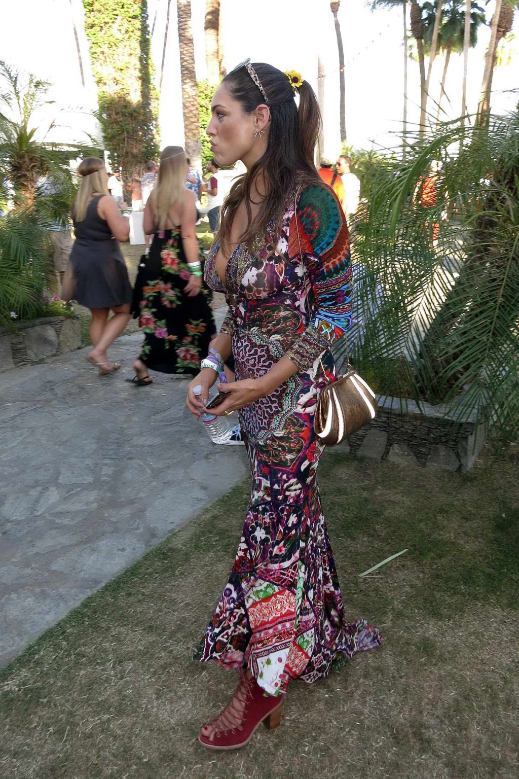 Kelly brook braless flaunting her melons at coachella festival in indio
 #75166577