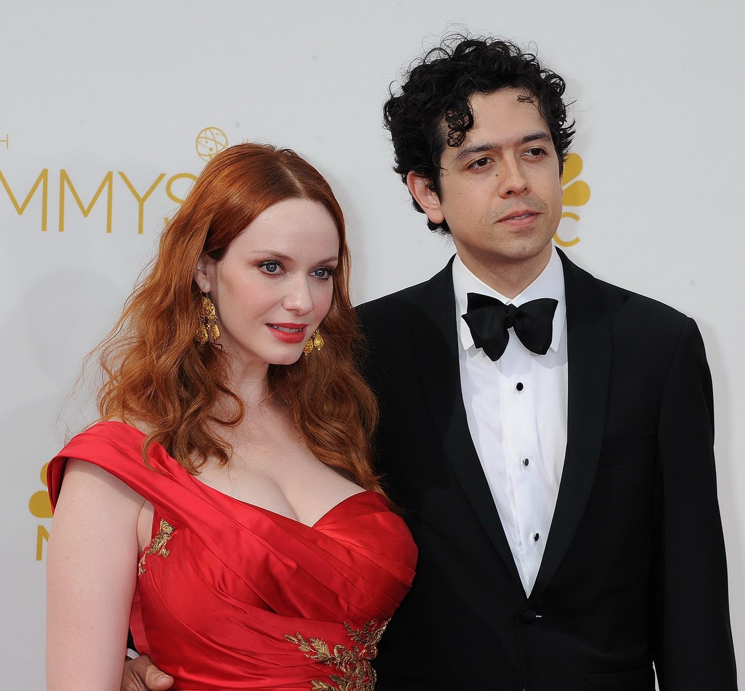 Christina hendricks mostrando un enorme escote en la 66ª edición anual de los emmy
 #75187631