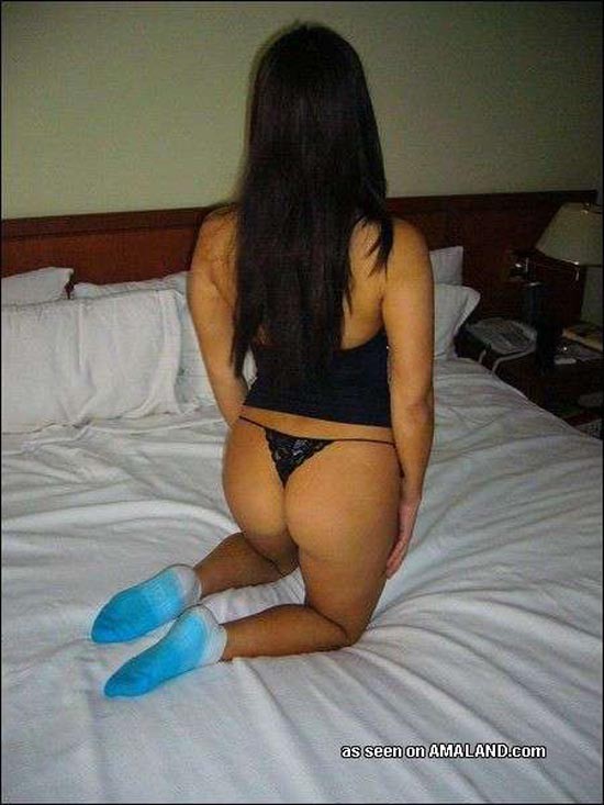 Tímida chica asiática
 #68211631