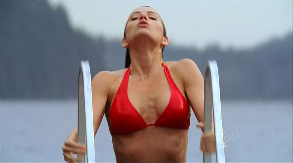 Erica durance esponendo le sue belle tette e in bikini in posa
 #75345476