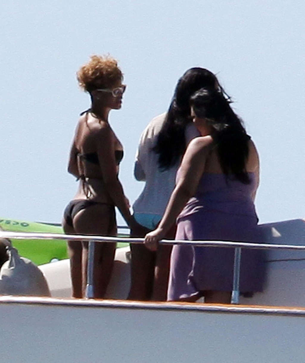 Rihanna looking sexy and hot in black bikini on yaht paparazzo photos #75364900