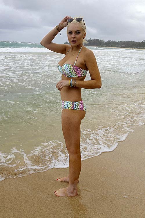 Lindsay Lohan exposing sexy body and hot ass in colorful bikini on beach #75279284