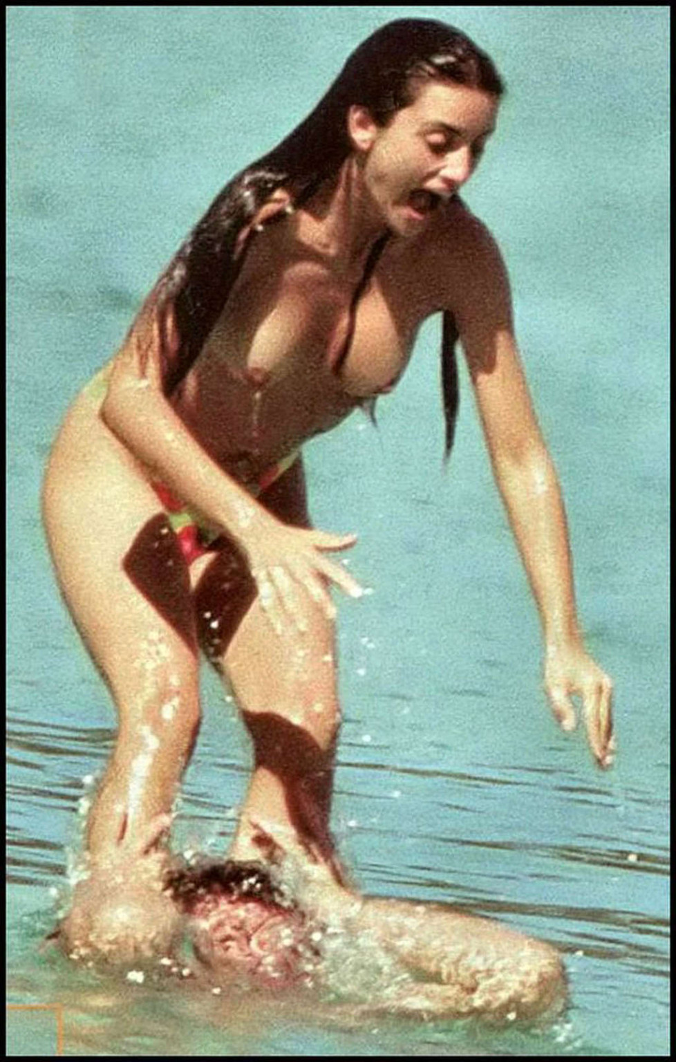 Penelope Cruz entblößt sexy Körper und riesige nackte Brüste
 #75349992