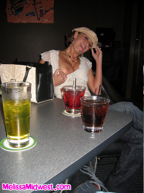 Melissa midwest liebt es, Schwanz in einer lokalen Bar zu saugen
 #67791455