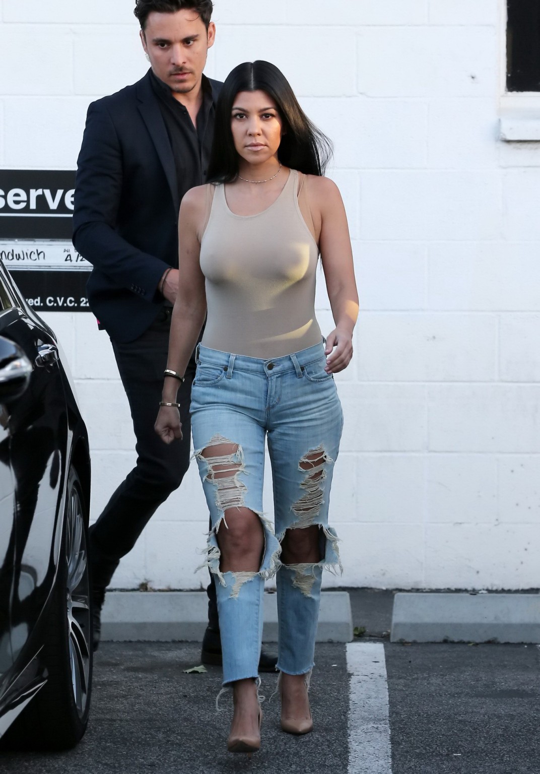 Kourtney kardashian seethru zeigt Brüste und Brustwarzen
 #75143200