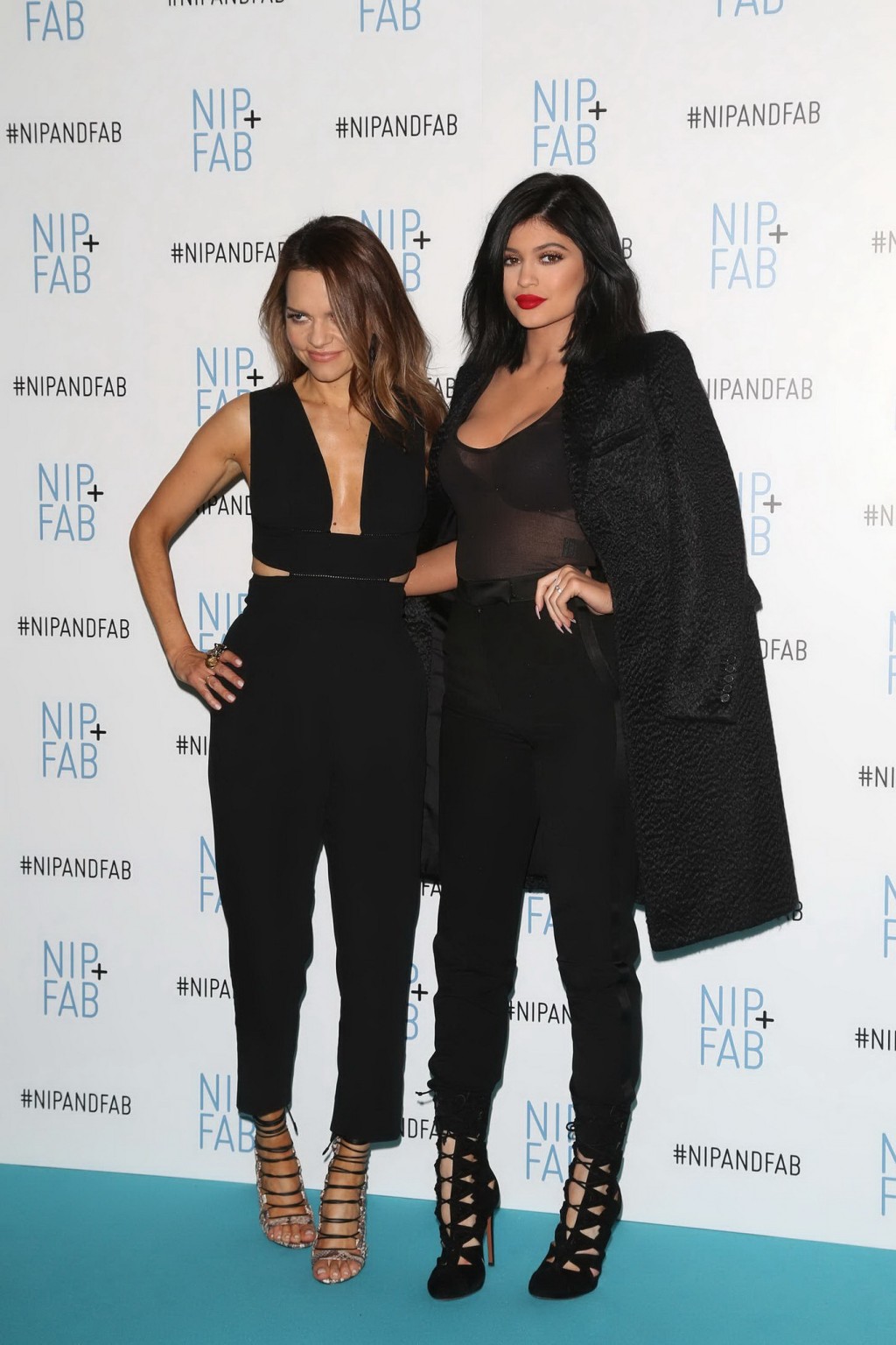 Kylie Jenner vollbusig und mit durchsichtigem BH beim Nip-Fab-Fotocall in London
 #75170144