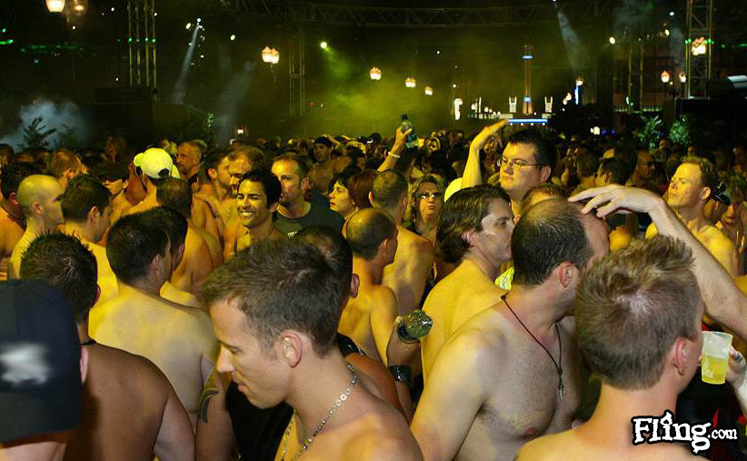 Treffen Sie diese wirklich geilen schwulen Kerle in diesen heißen lokalen Clubs in Ihrer Gegend
 #76958946