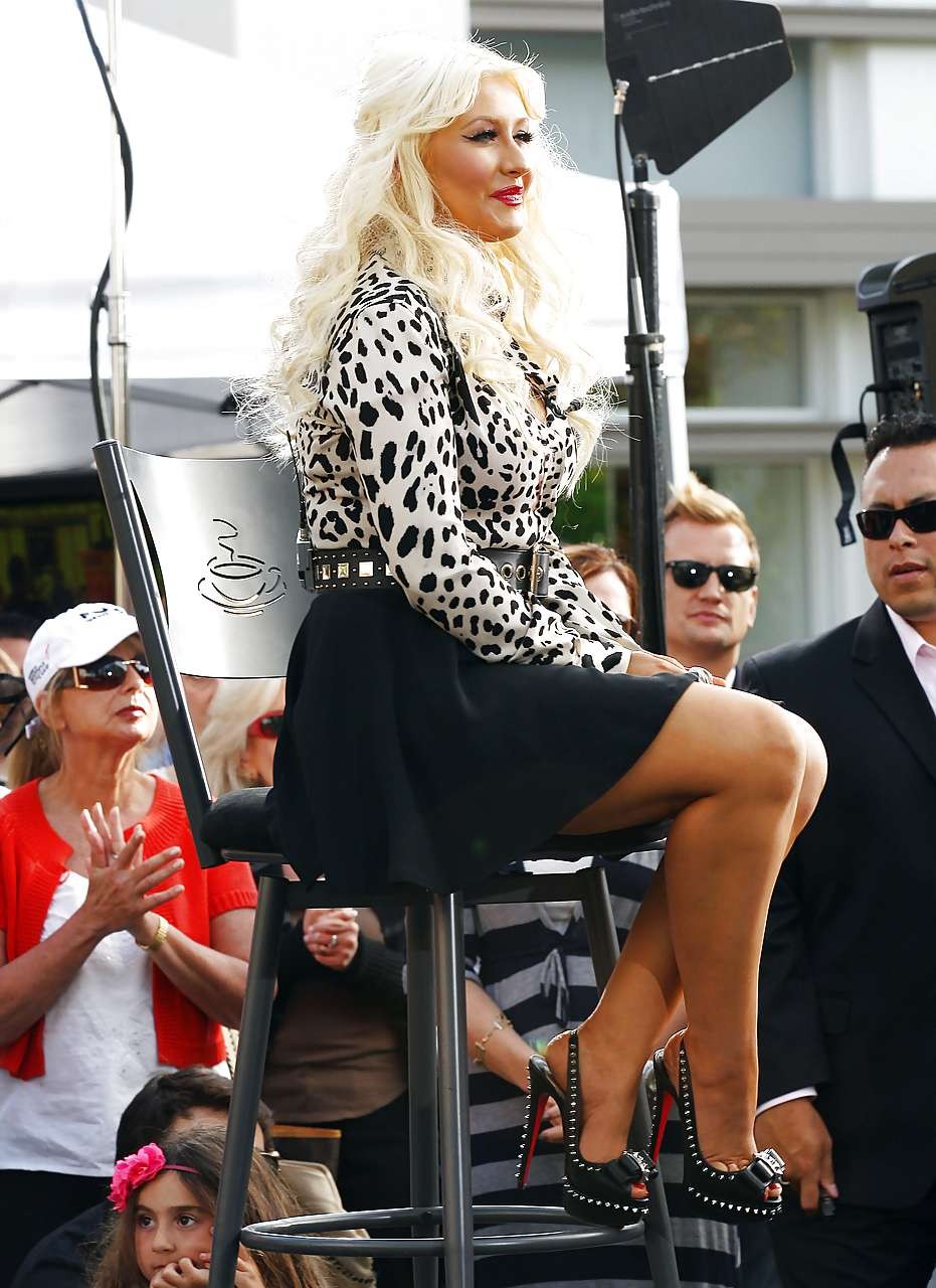 Christina Aguilera showing amazing legs in ultra short mini skirt #75301454