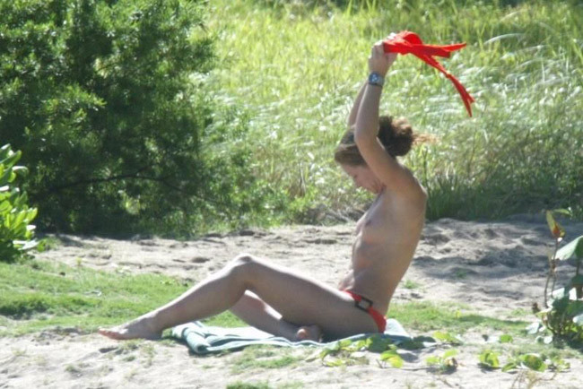 Hot celebrity star Rebecca Gayheart paparazzi shots on the beach #75431874