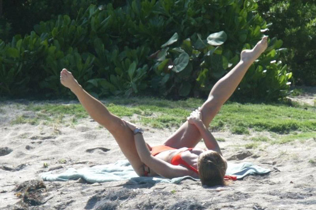 Hot celebrity star Rebecca Gayheart paparazzi shots on the beach #75431880