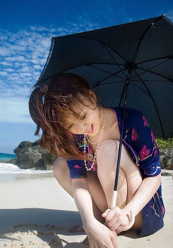 Mari misaki modelo japonesa en bikini caliente muestra el culo
 #69830165