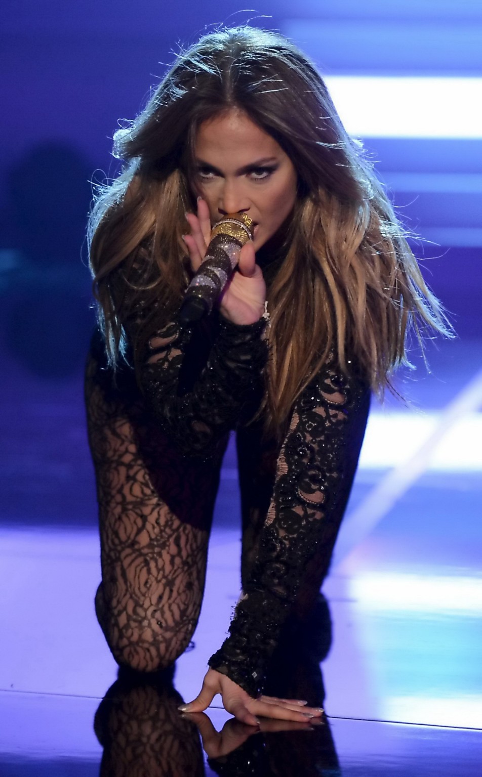 Jennifer Lopez en sous-vêtements transparents lors du concert et du show télévisé de Düsseldorf.
 #75251180