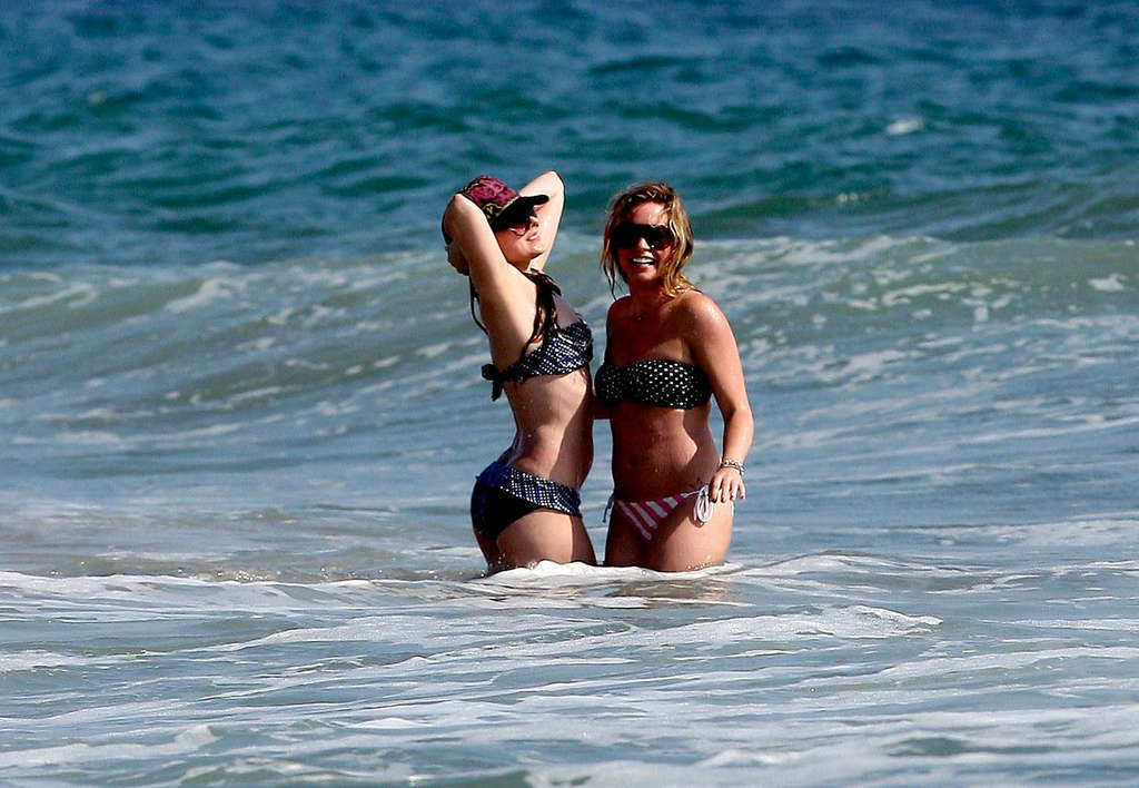 Avril Lavigne enjoying on beach with her friend and showing sexy body #75375615