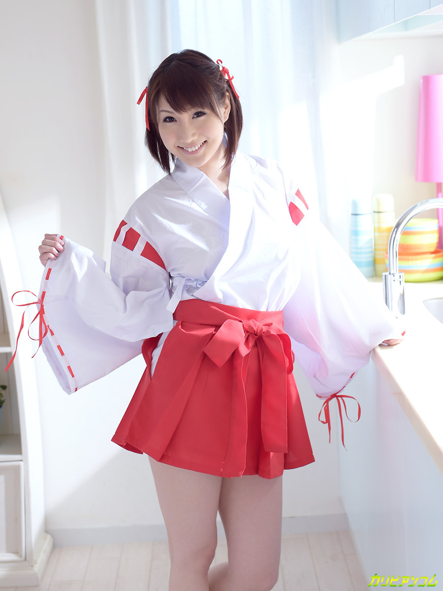 Une infirmière japonaise bien roulée aime les bites.
 #72499864
